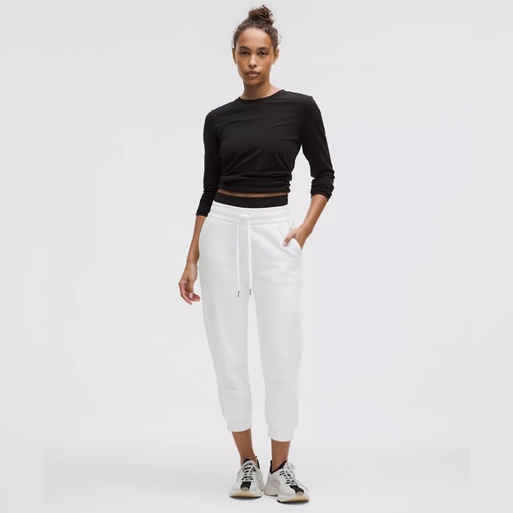 Lululemon Scuba High-Rise Cropped Ankle Jogger Sweatpants in White Size 14 NWOT - Picture 2 of 14
